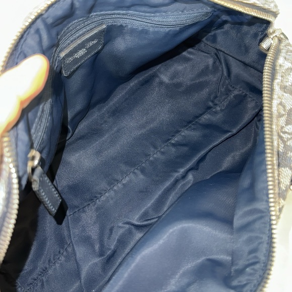 🎉🎉SOLD 🎉🎉 Authentic Dior small shoulder bag - Picture 10 of 13